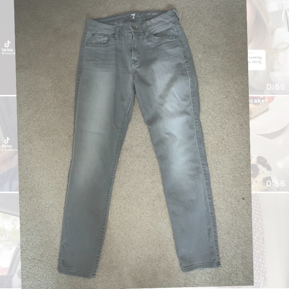 Straight cropped grey jeans